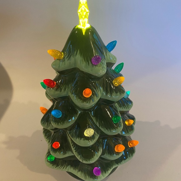 Aldi Merry Moments 2023 Ceramic Green Christmas Tree - Picture 3 of 8
